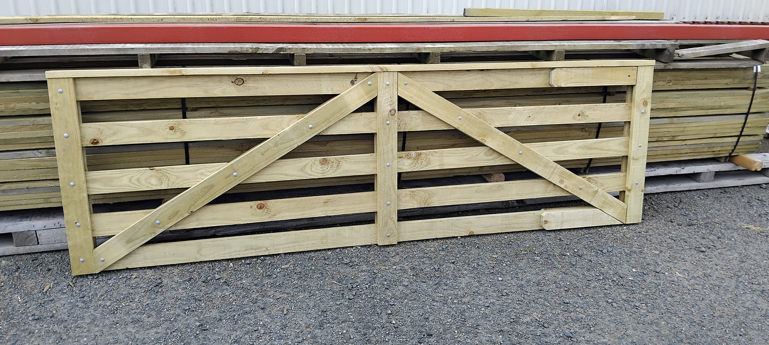 Wooden Farm Gate H4 Rough Sawn - 5 Rail Design - Stronghold Outdoor Furniture & Buildings